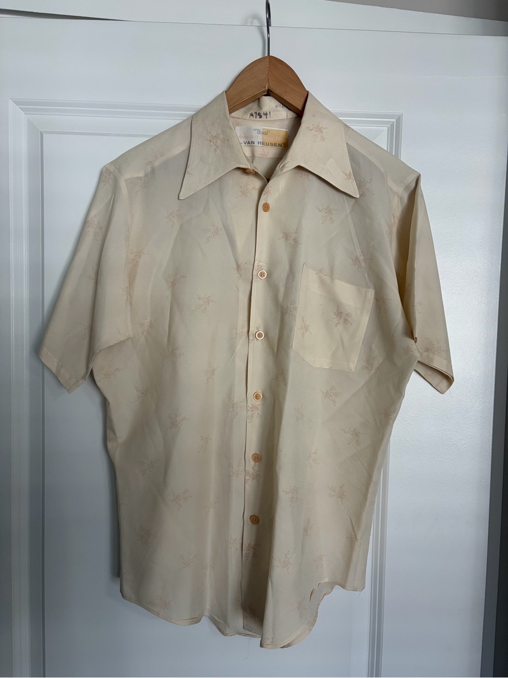 Vintage Sheer Men’s Small Van Heusen Light Cream Color Rare Button Down